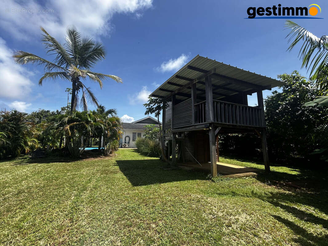 Maison à REMIRE-MONTJOLY