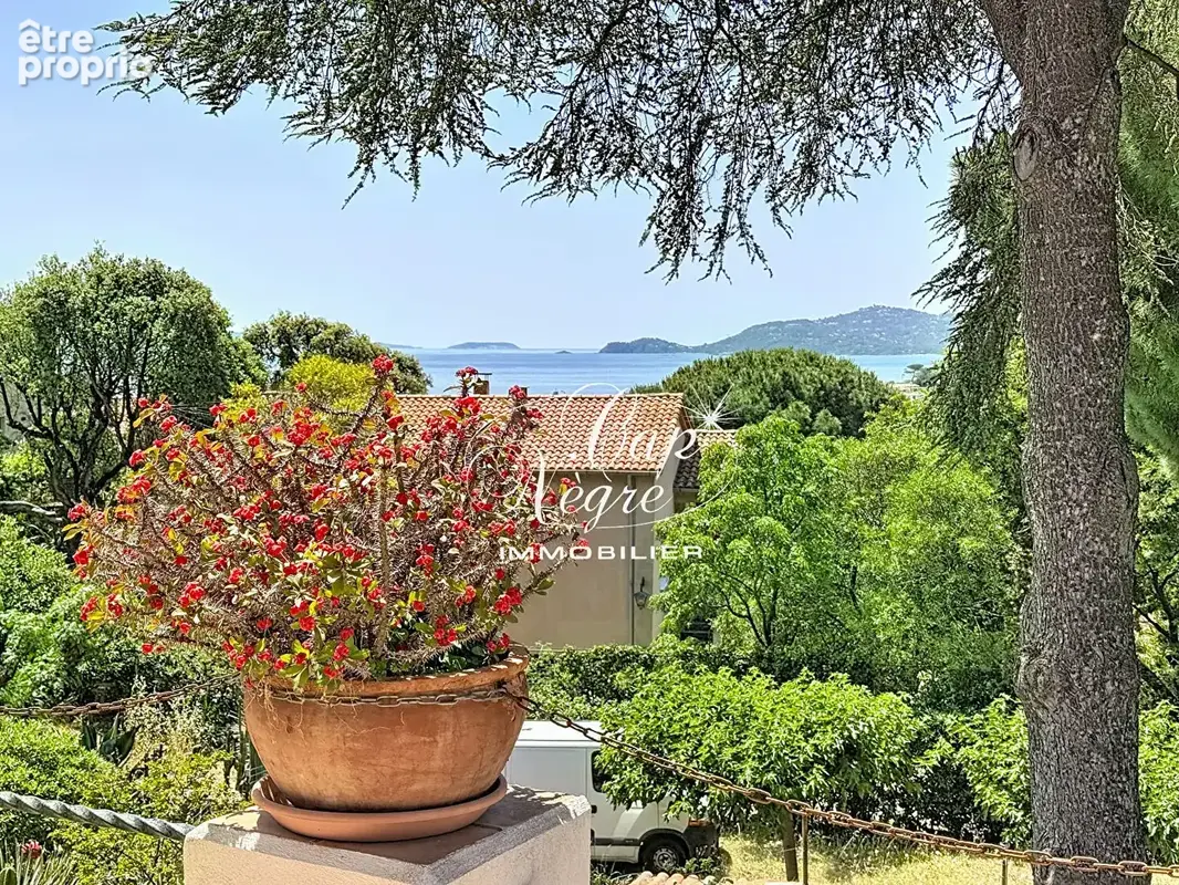 Propriété de 300 m2 située à quelques pas de la magnifique plage de Saint-Clair - photo 6