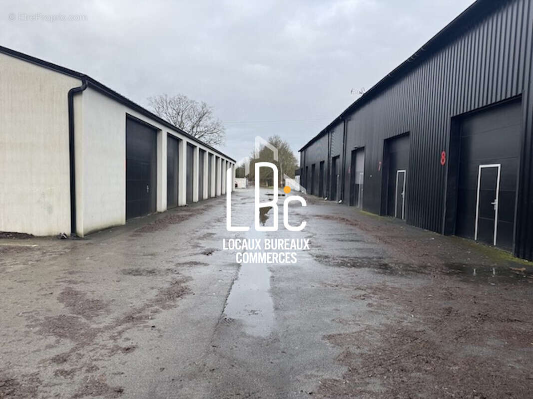 Commerce 145 m² à Suce-Sur-Erdre  - photo 9
