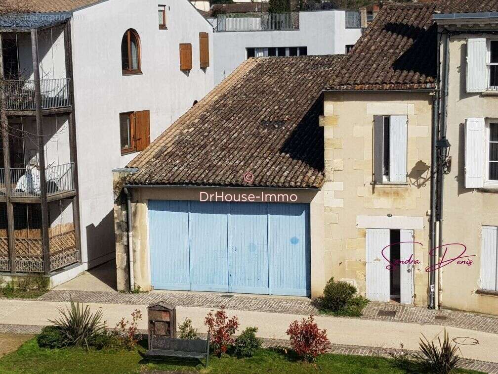 Parking à LA REOLE