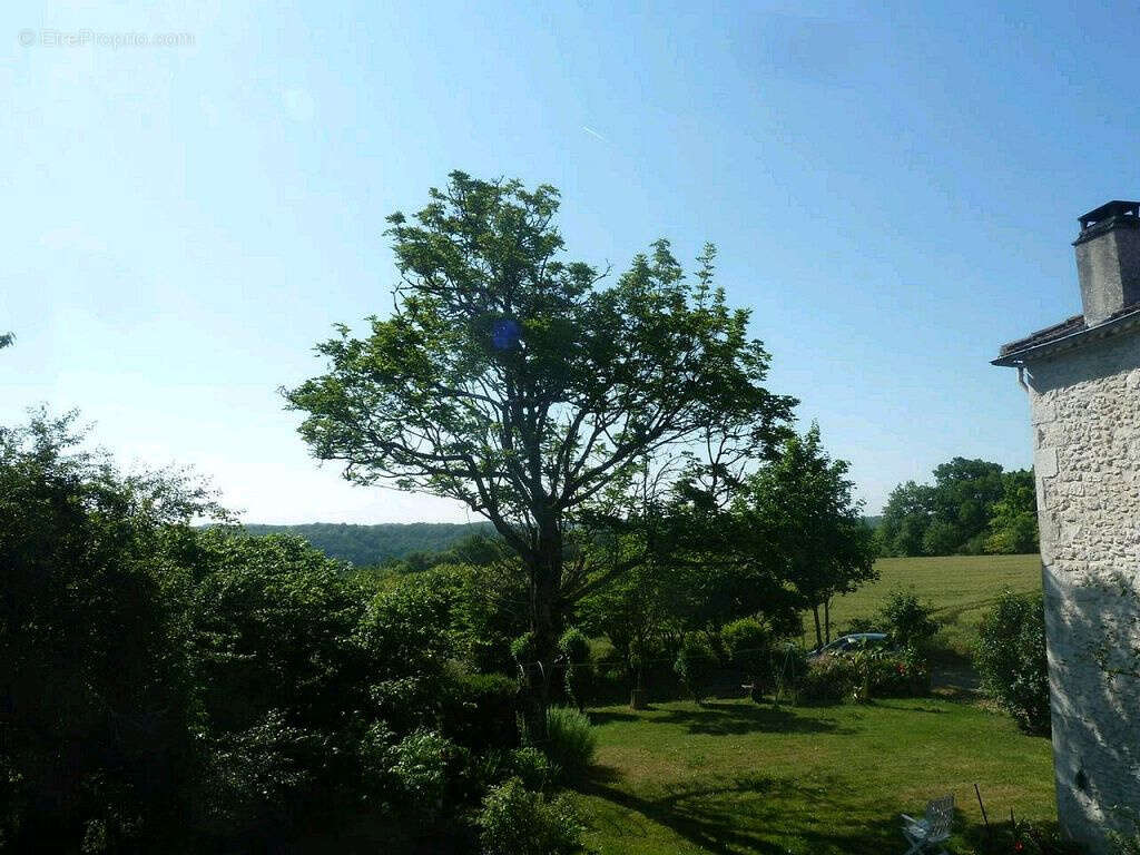 Maison à MONTAIGU-DE-QUERCY