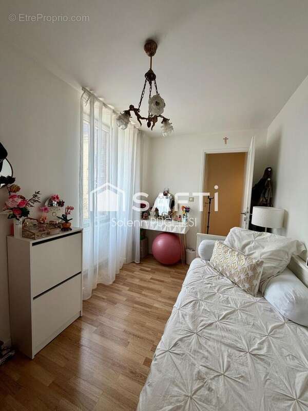 Appartement 230 m² à Colombe  - photo 9