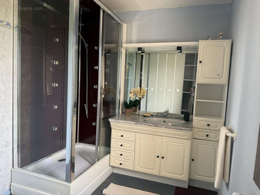 Maison 92 m² à Cholet  - photo 8