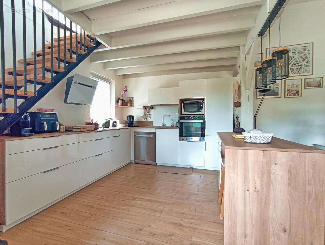Bergerac – Rareté Absolue : Maison en Pierre, Séjour Cathédrale & Clé - photo 5