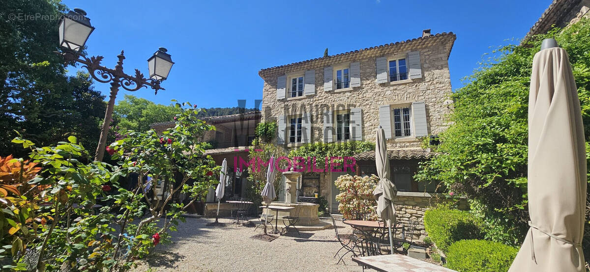 Maison à FONTAINE-DE-VAUCLUSE