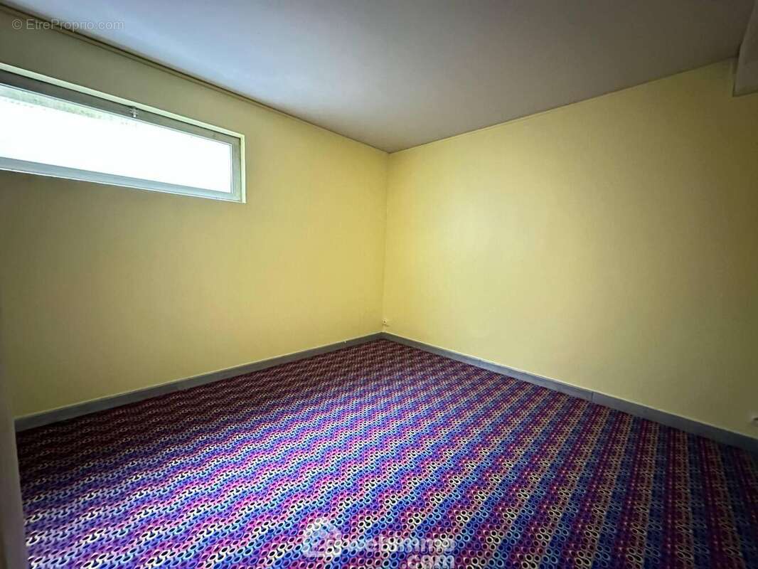 Un deuxième bureau de 15 m² - Commerce à LAON