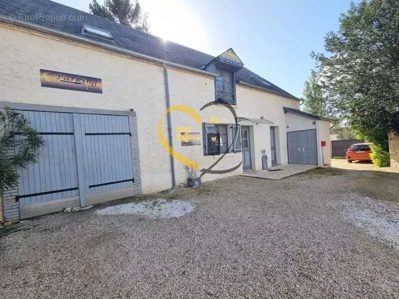 Maison à MEHUN-SUR-YEVRE