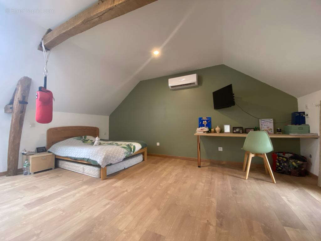 Maison à NEUILLY-SAINT-FRONT