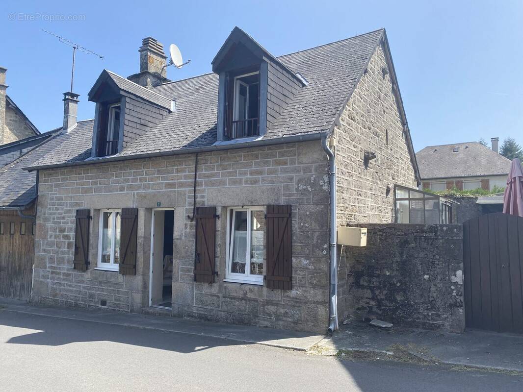 Maison à TARNAC