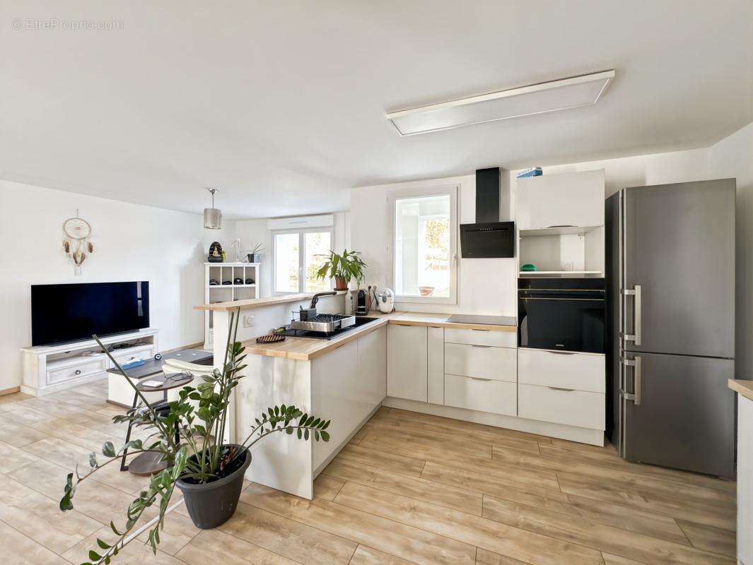 Maison à NOTRE-DAME-DE-SANILHAC