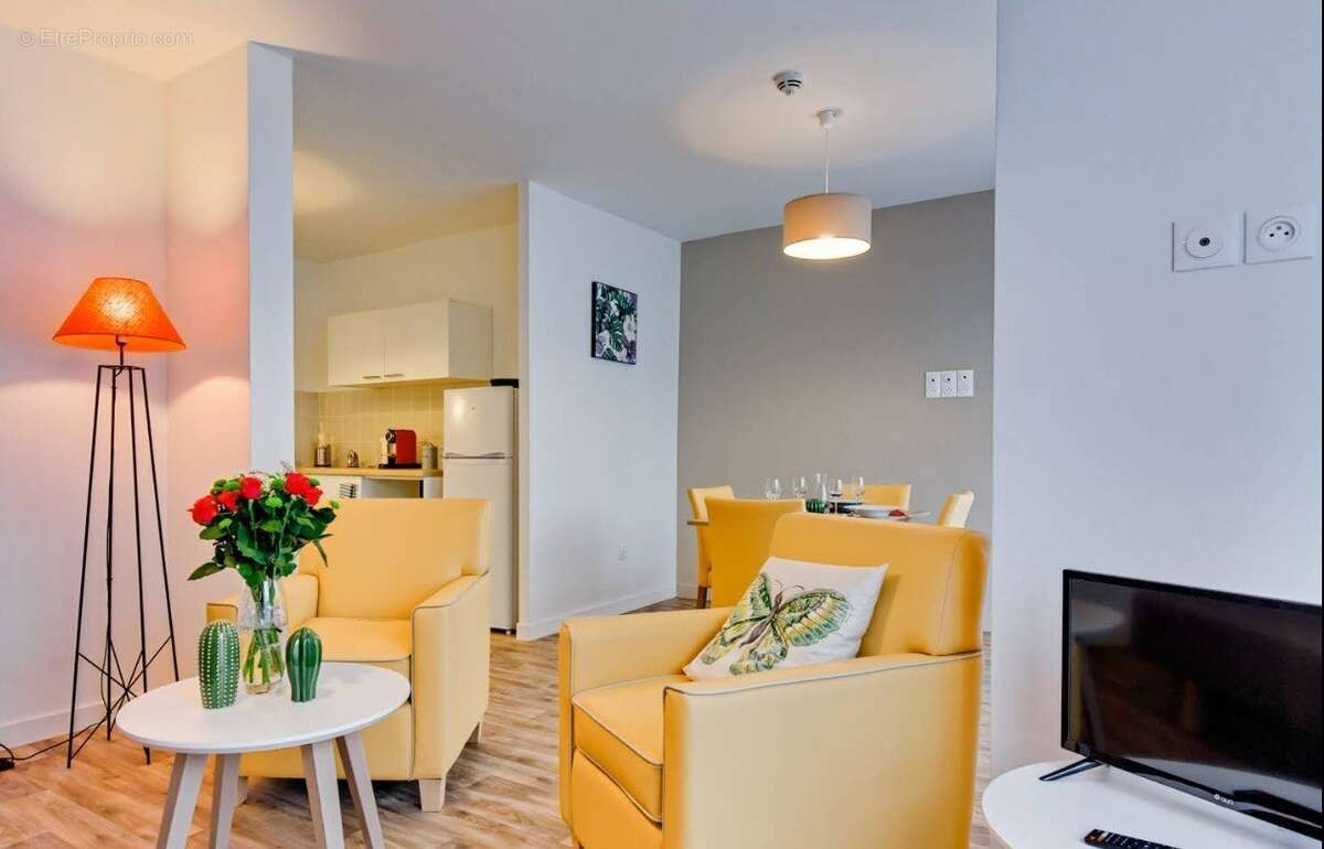 INVESTISSEMENT LOCATIF  SAUMUR  Résidence multigénérationnelle Heurus Epona - 4,62% de rentabilité - photo 2