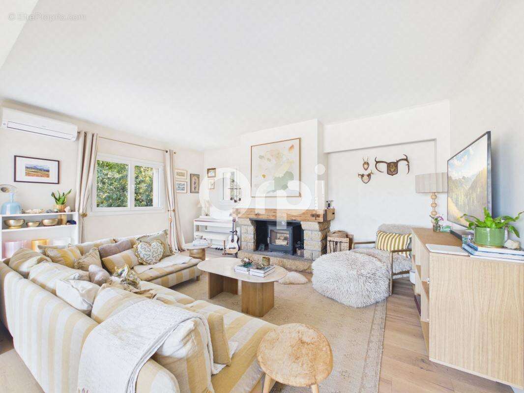 Maison à MANDELIEU-LA-NAPOULE