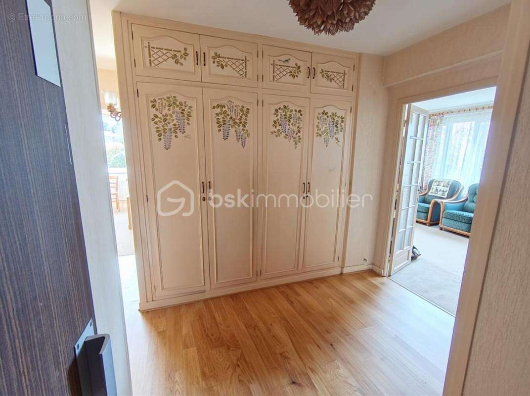 Appartement à SAINTE-GENEVIEVE-DES-BOIS
