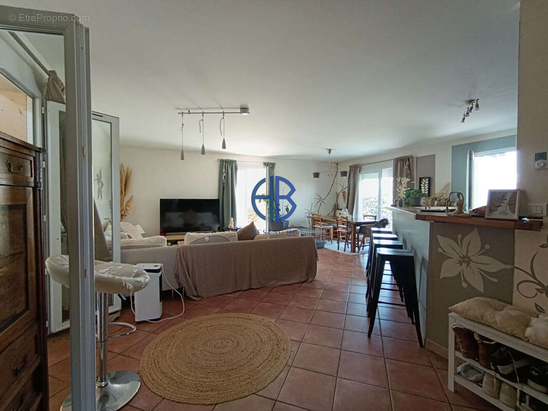 À Villa avec piscine et vue panoramique à Beausemblant - photo 5