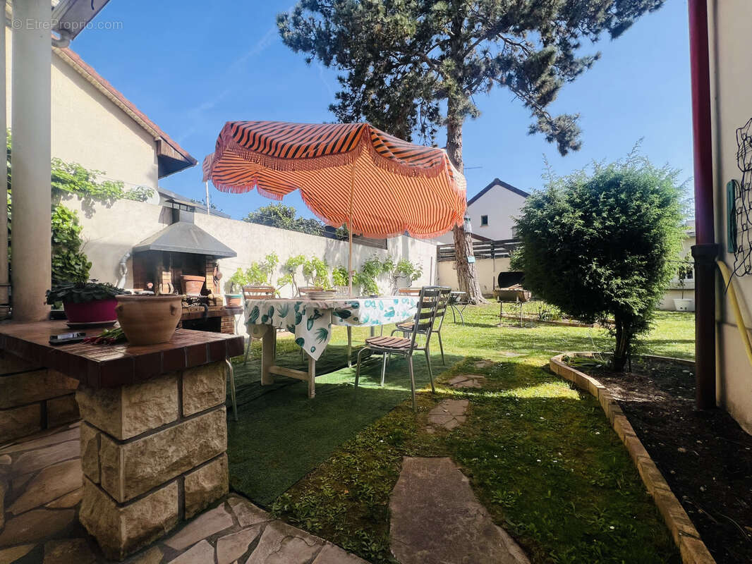 Maison à SARTROUVILLE