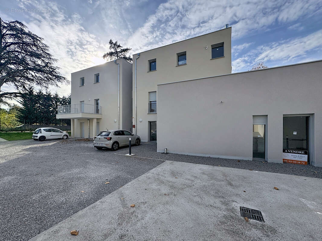 Appartement à VEAUCHE