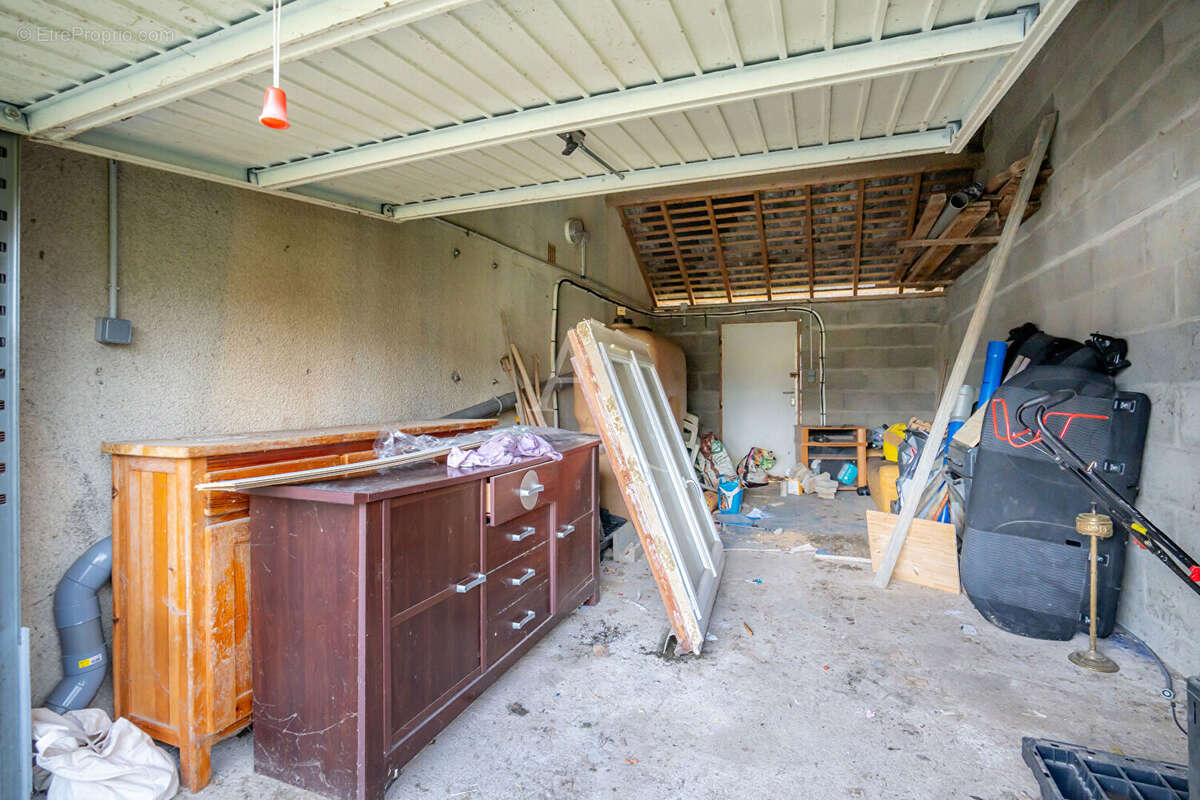 Maison à LE PUY-NOTRE-DAME