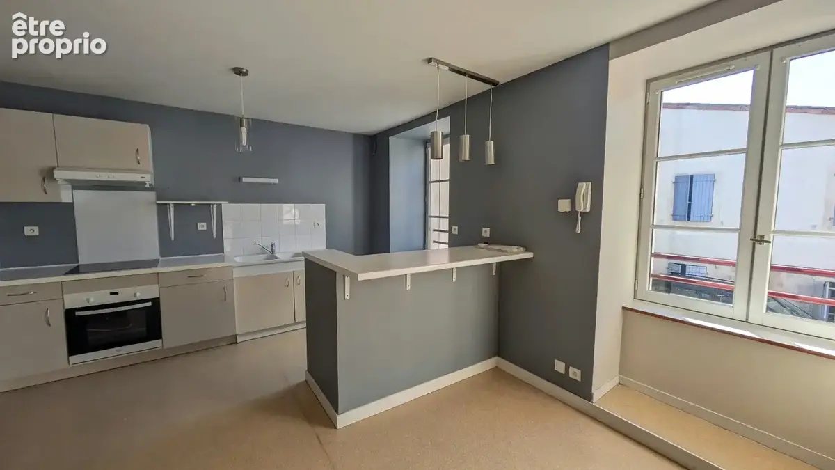 NIORT   Bel appartement 84 m2   2 chambres - Cave et Parking - photo 4