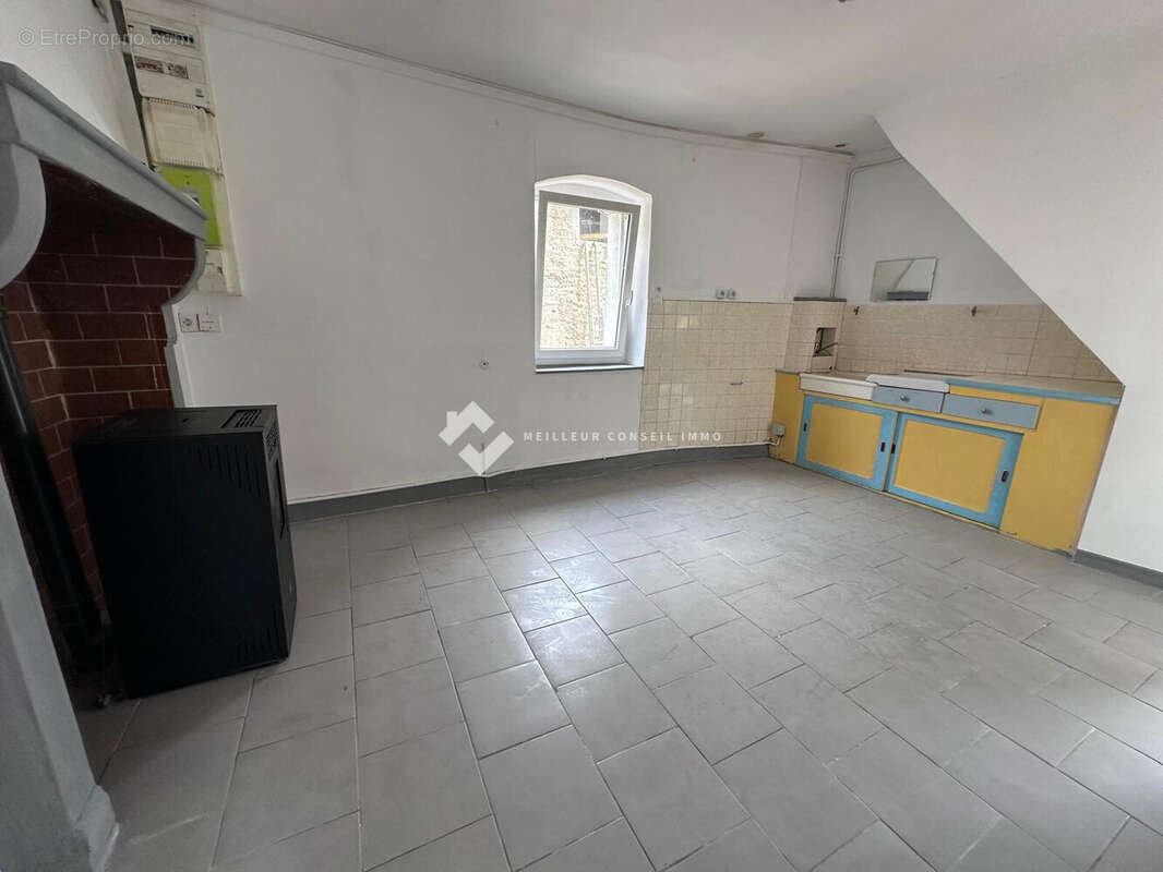 Maison 94 m² à La Monnerie-Le-Montel  - photo 6