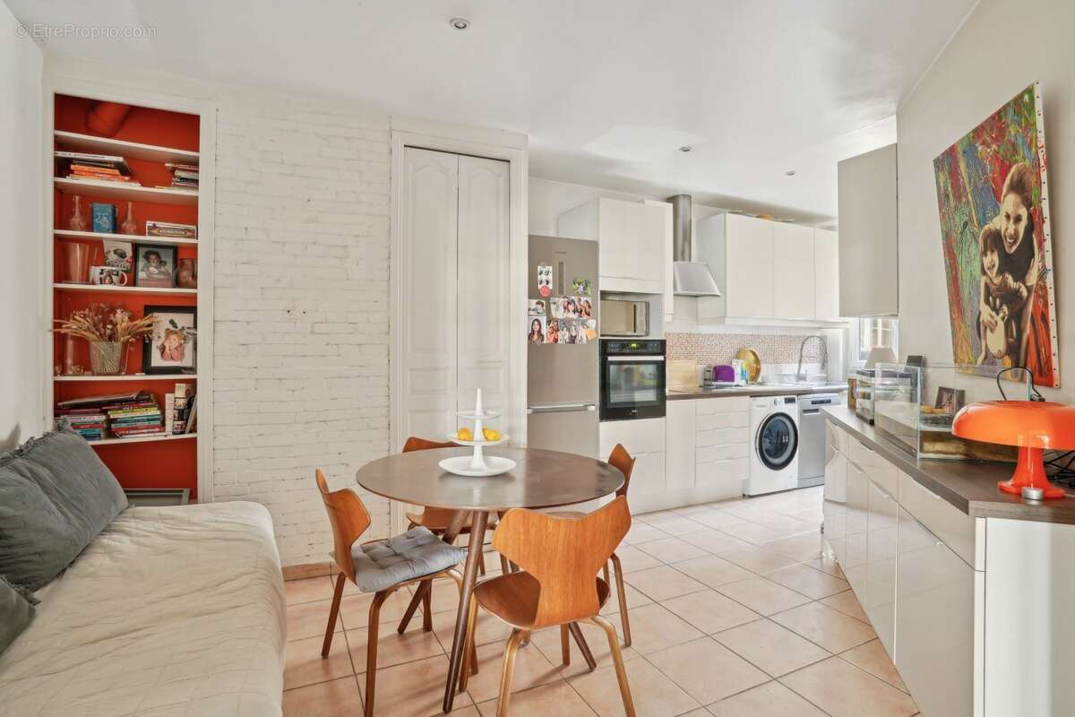 Appartement à PARIS-17E