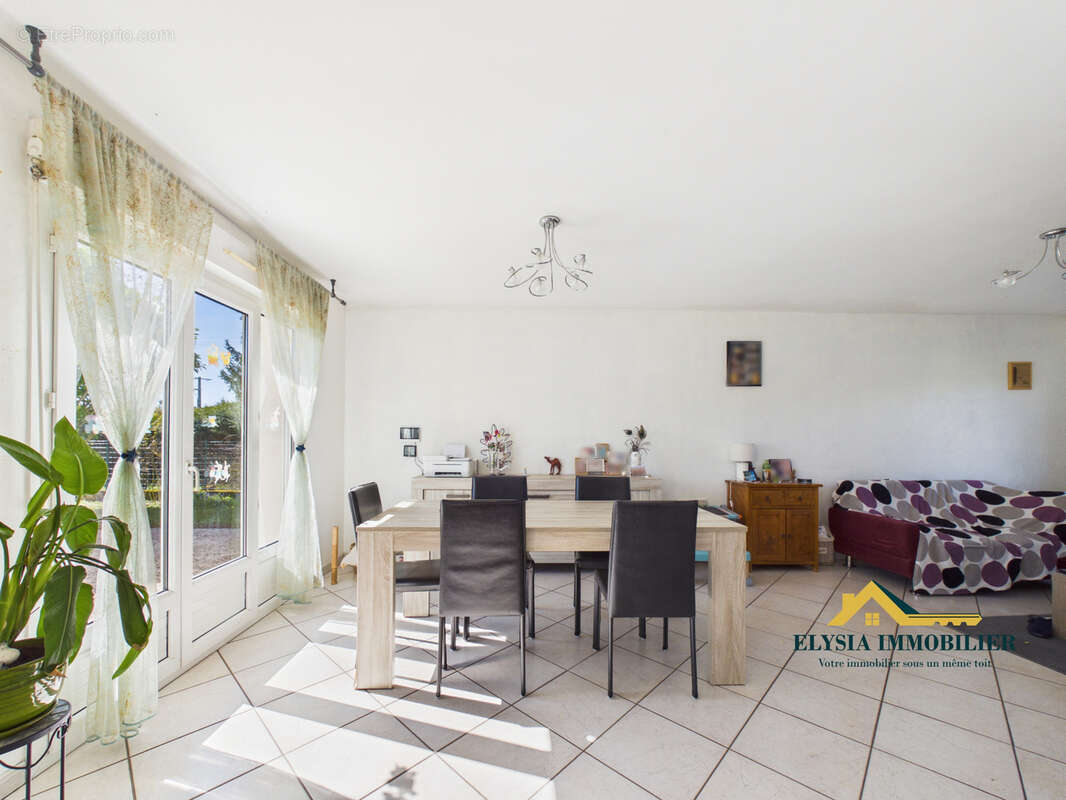 Maison à COLOMBEY-LES-BELLES