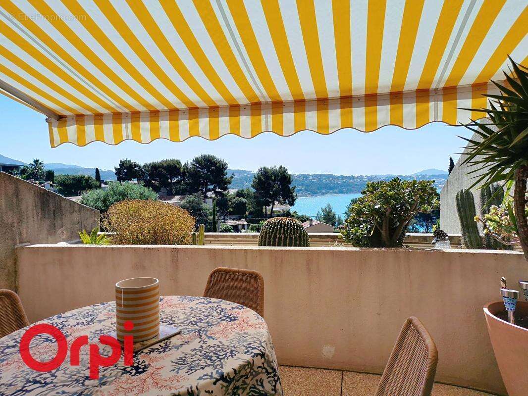 Superbe vue mer – appartement t2 de 45 m² à bandol - stationnement privatif - photo 2