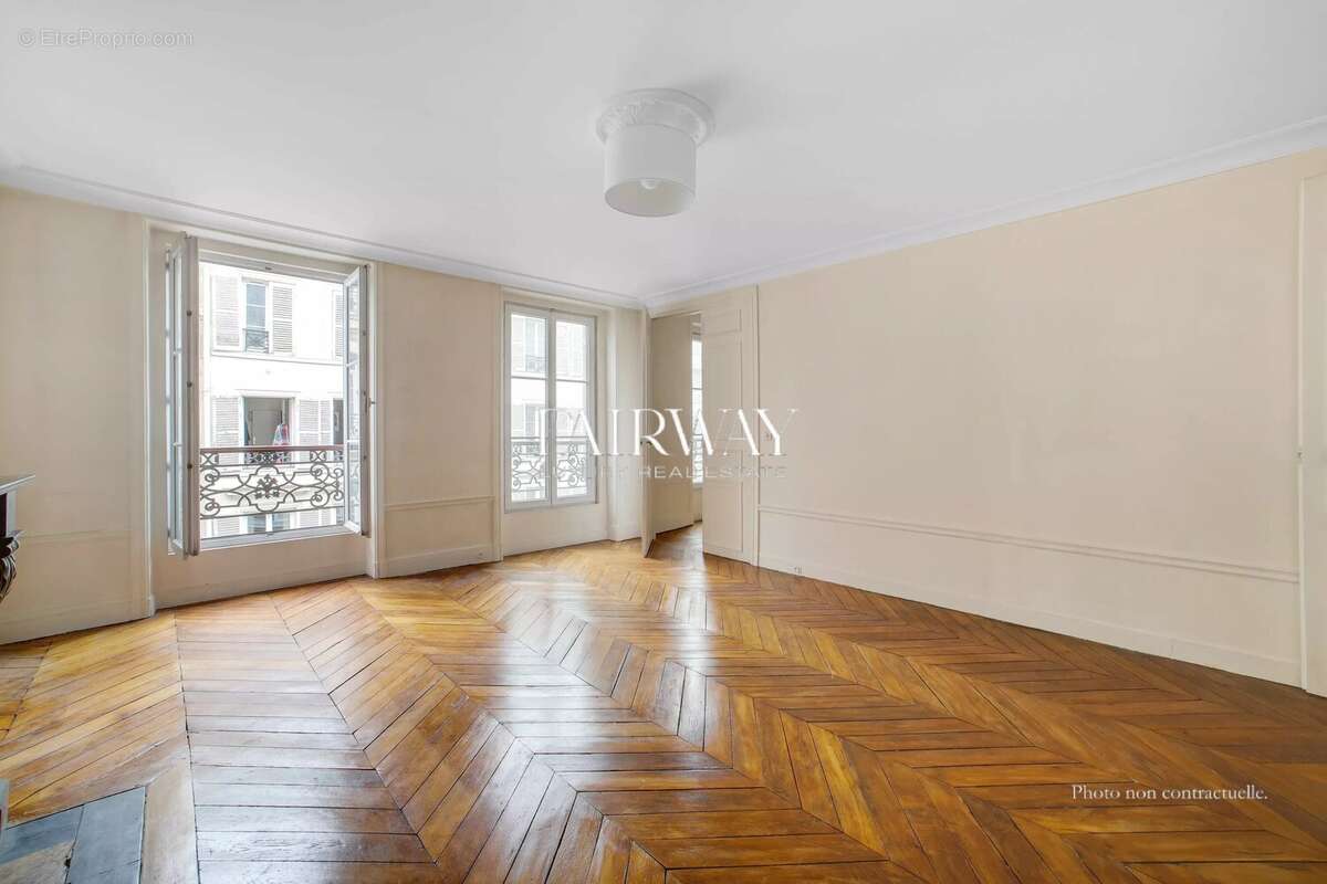 Appartement à PARIS-8E