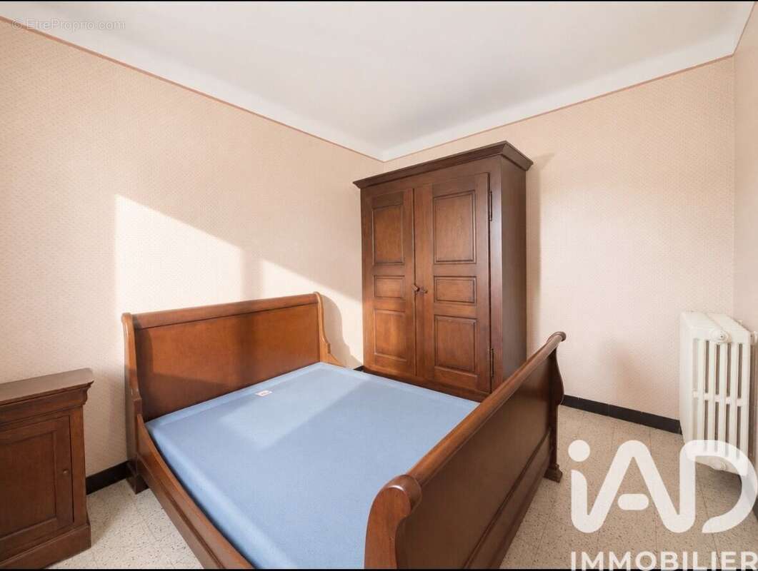 Maison 92 m² à Vesseaux  - photo 6