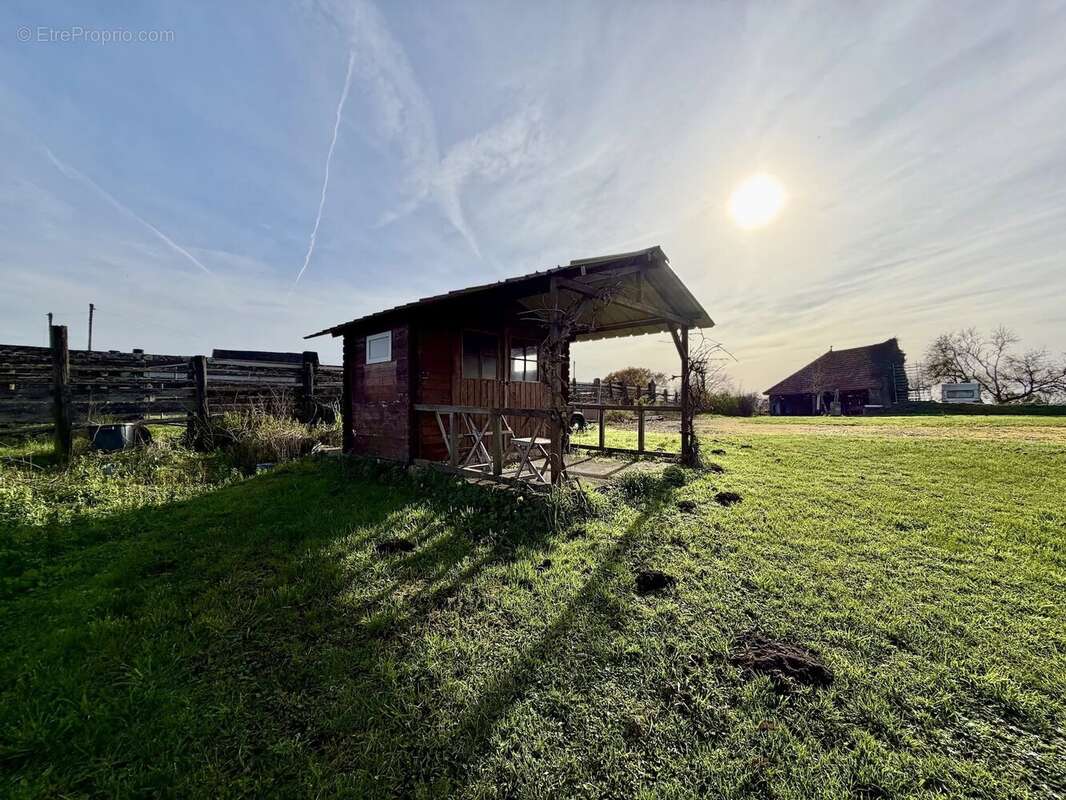 Fermette spacieuse à vendre près de Reclesne - photo 16