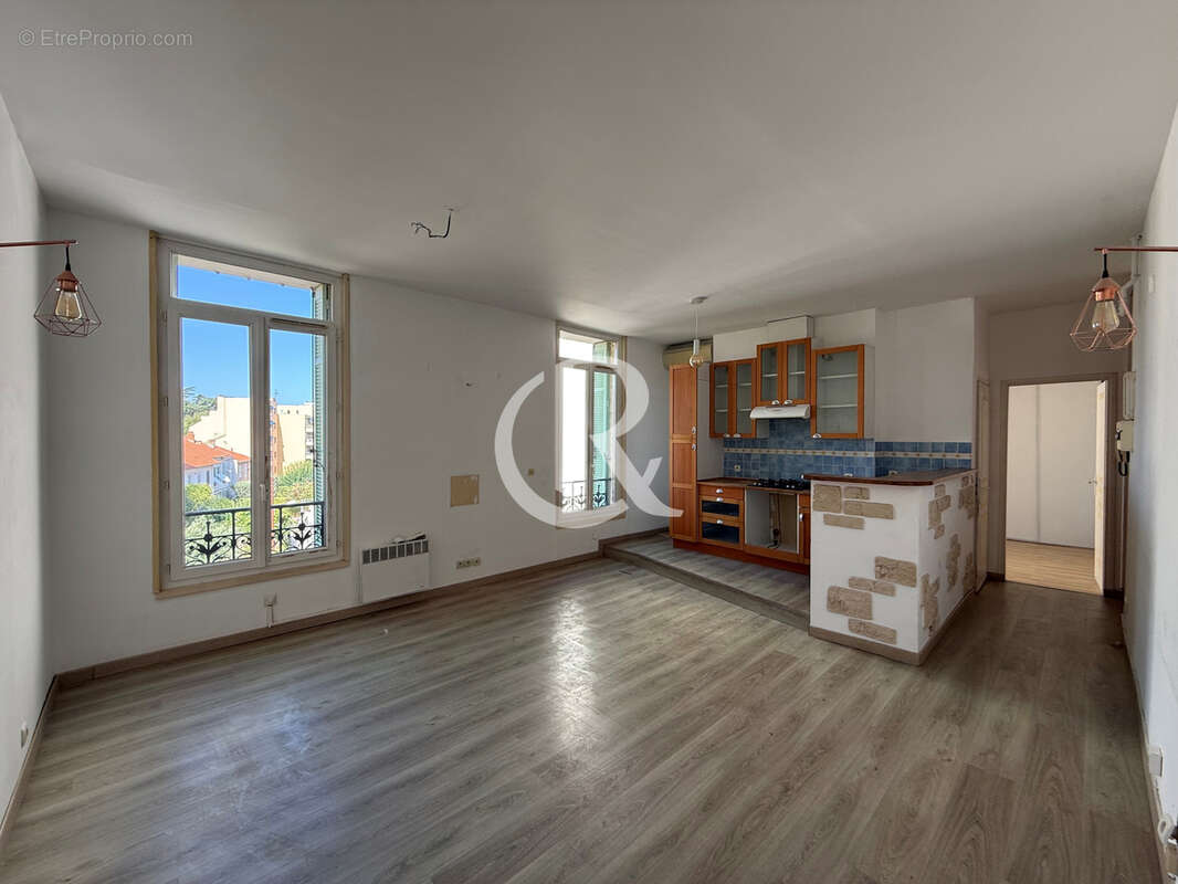 Hyeres centre - t3 immeuble bourgeois - photo 2
