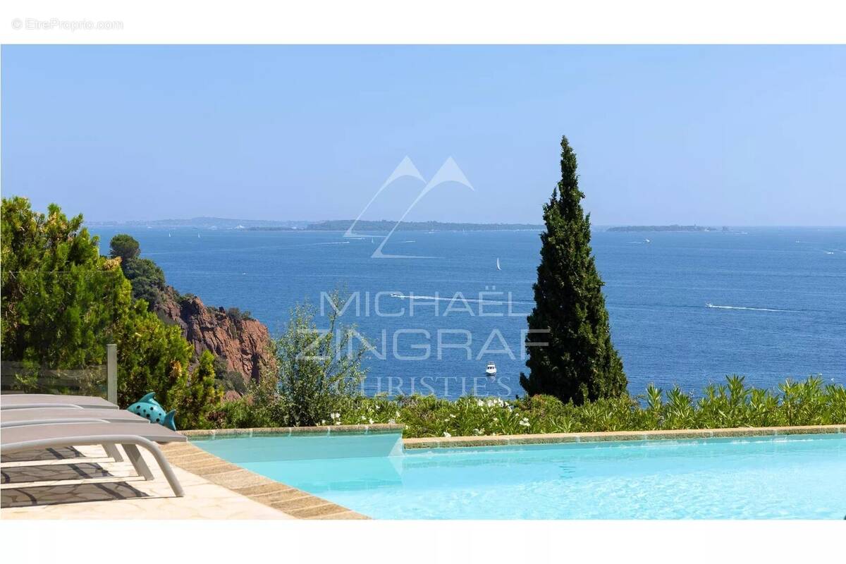 Proche Cannes - Théoule-Sur-Mer - Villa Domaine Pieds dans l'eau - photo 3
