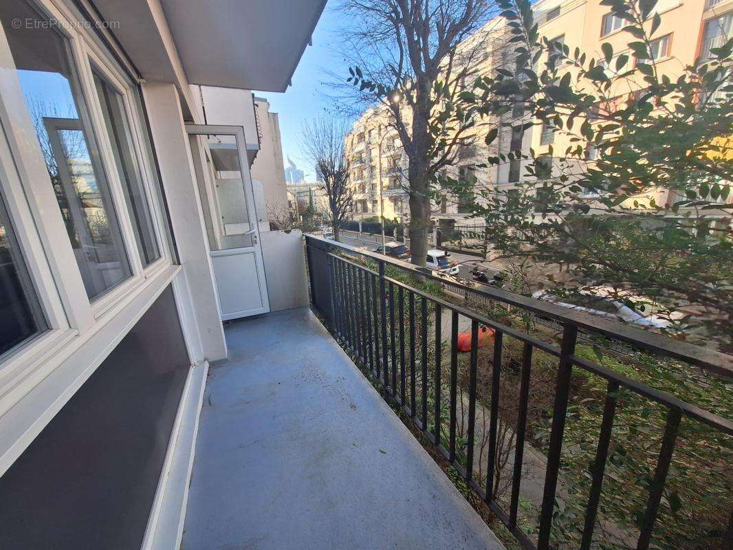 Appartement à COURBEVOIE