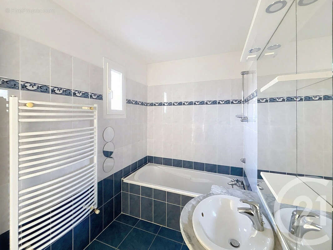 Maison à GOND-PONTOUVRE