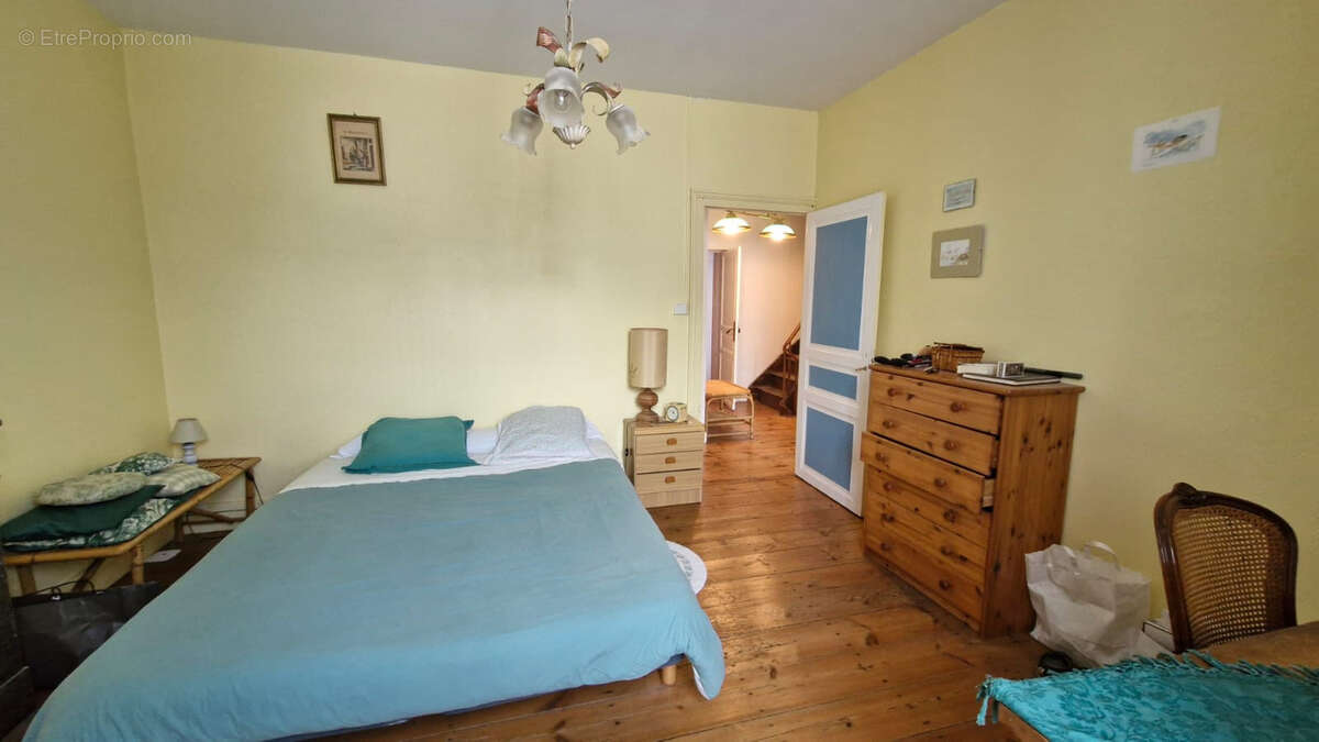 Maison à MORTAGNE-SUR-GIRONDE