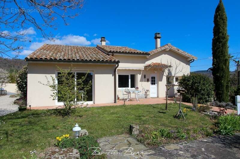 Maison à VERNOUX-EN-VIVARAIS
