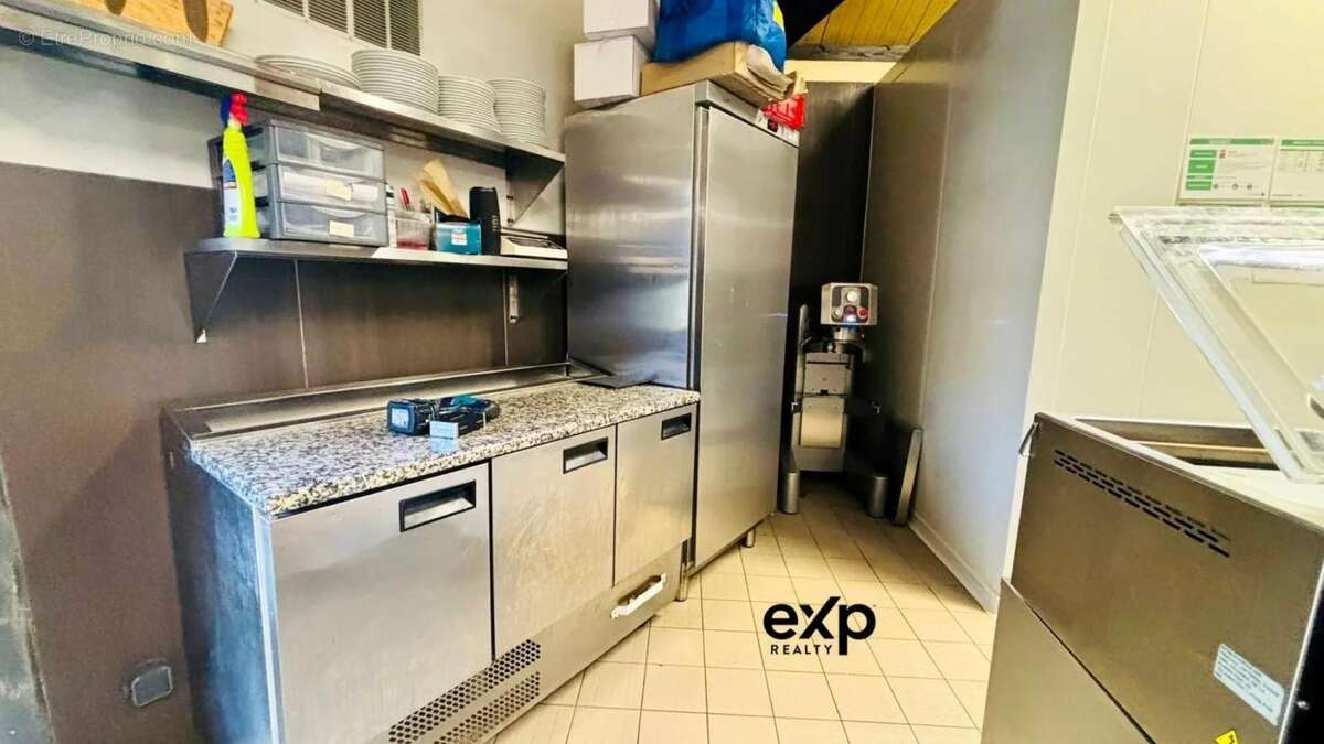 Commerce à VIVIERS-DU-LAC