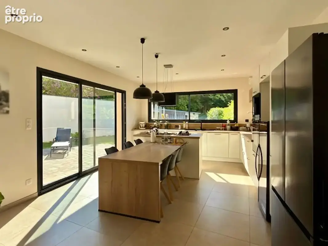 MONTCHENOT ENSEMBLE IMMOBILIER : Local commercial de 28m² et Maison de 190m² - photo 4