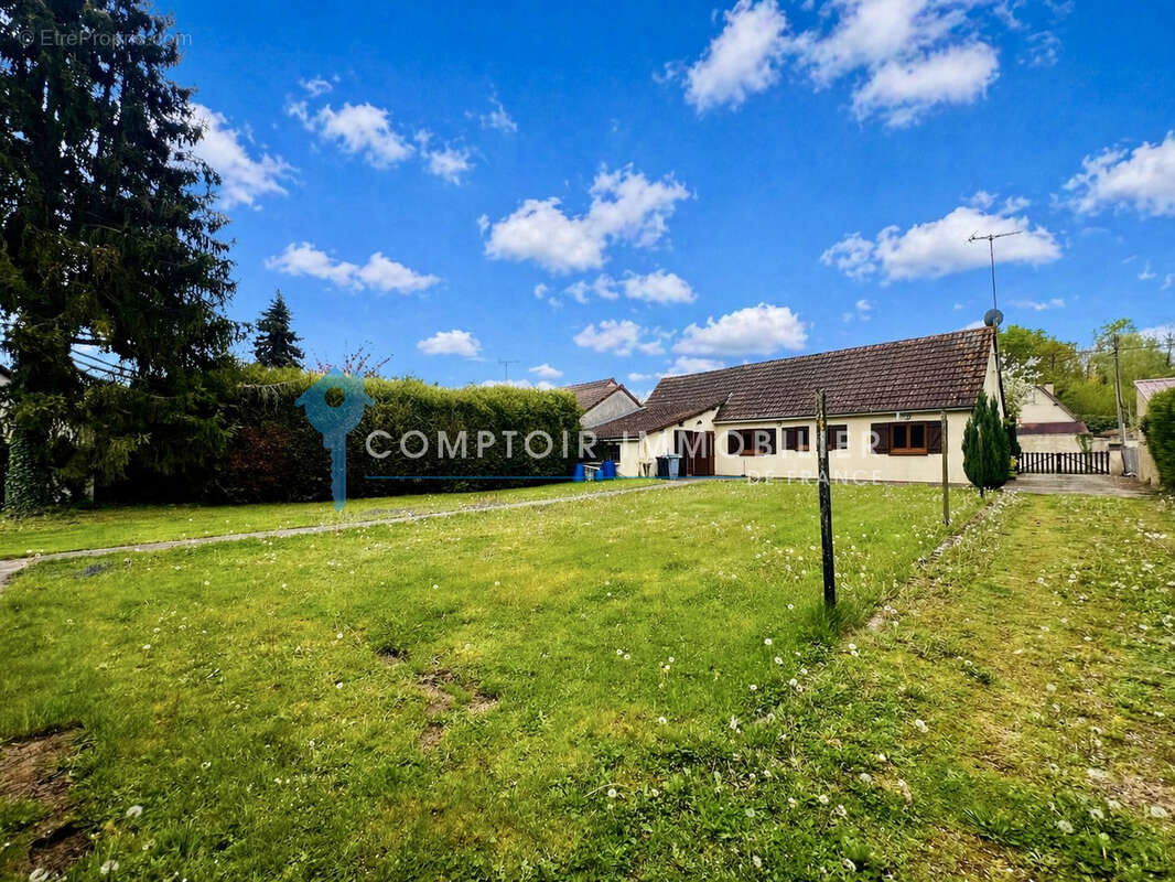 Maison à BAILLEAU-ARMENONVILLE