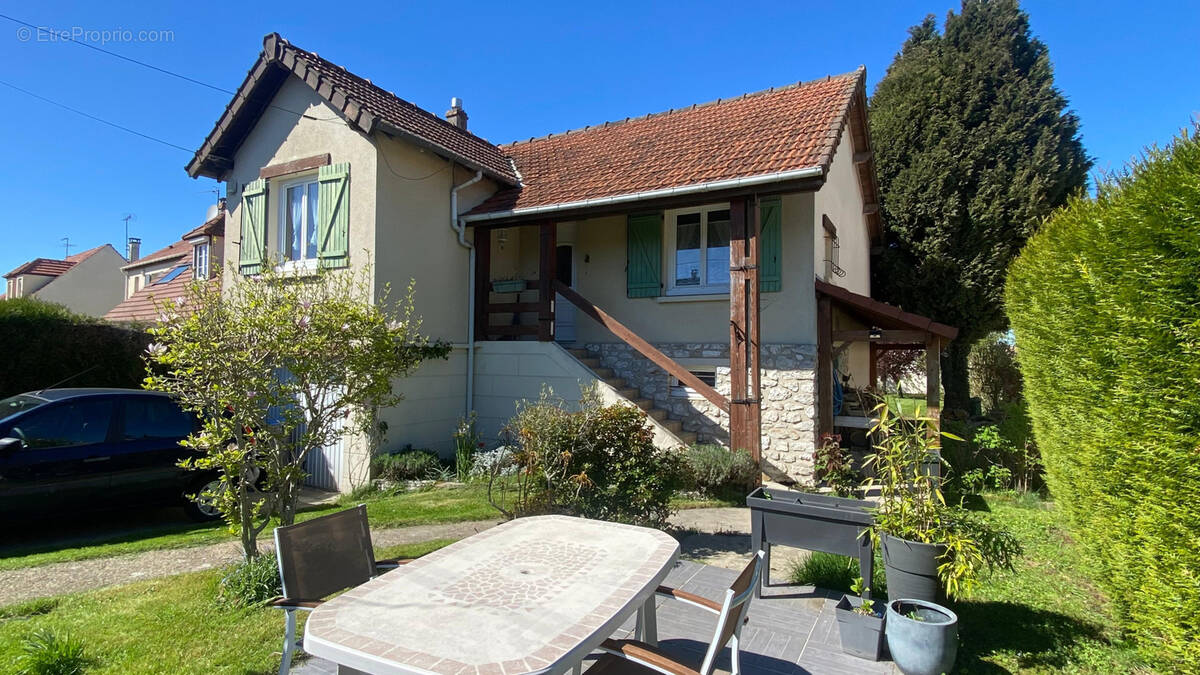 Maison à QUINCY-VOISINS