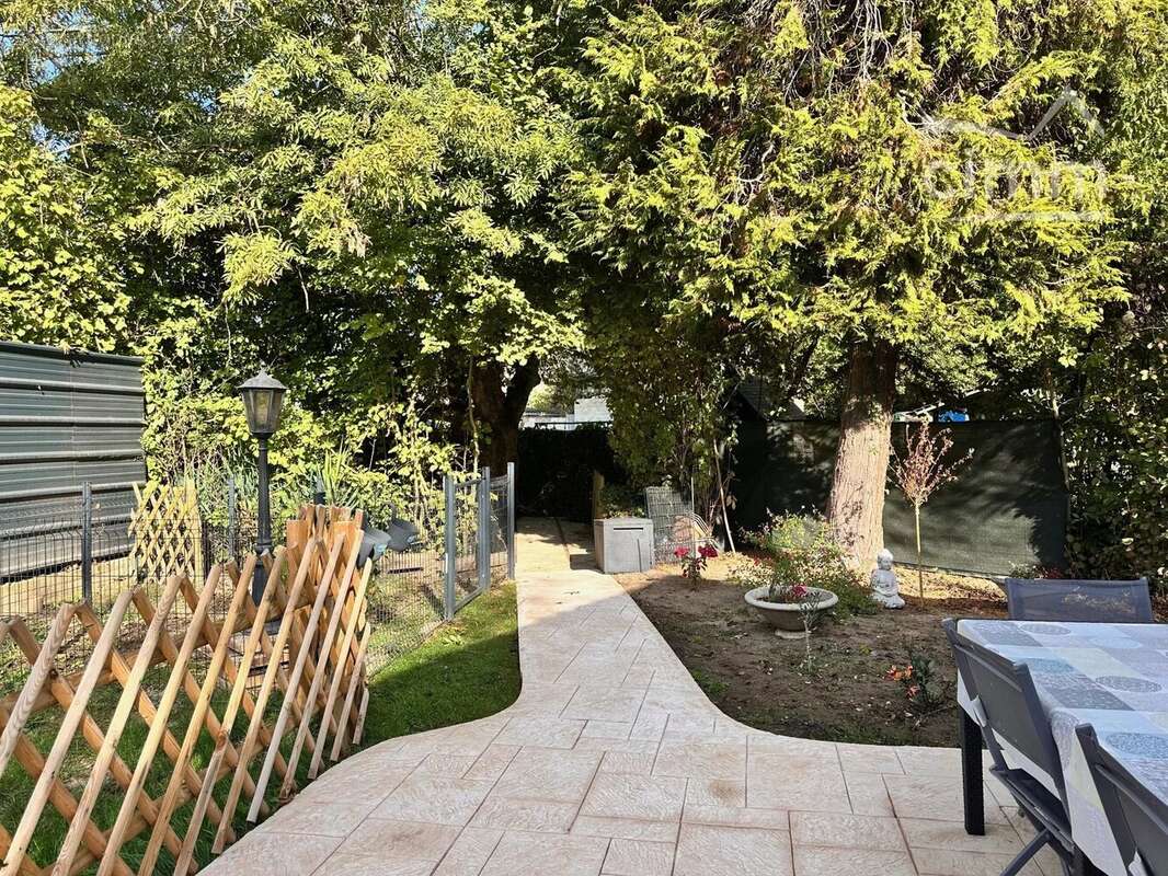 Maison à CONGIS-SUR-THEROUANNE