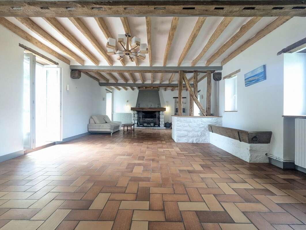 Maison F7 de 190 m² avec garage et dépendance - photo 5