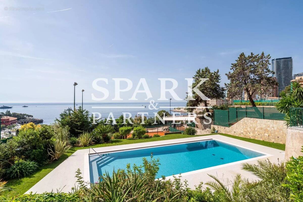 Appartement à ROQUEBRUNE-CAP-MARTIN