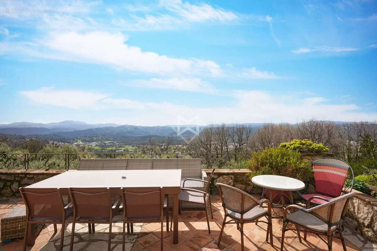 Maison à MONTAUROUX