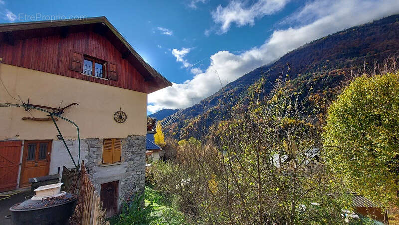 Maison à VAUJANY