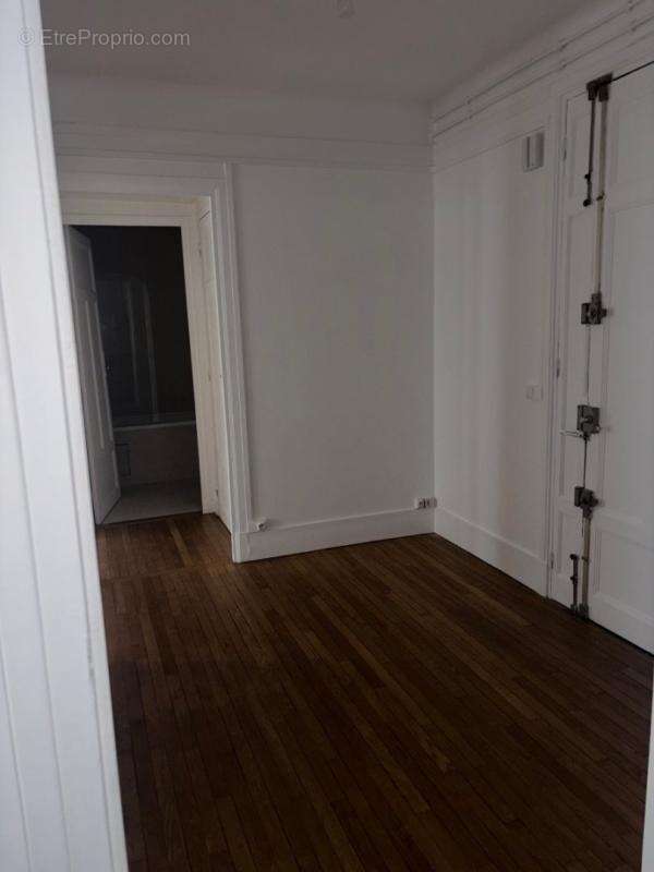 Appartement à PARIS-19E