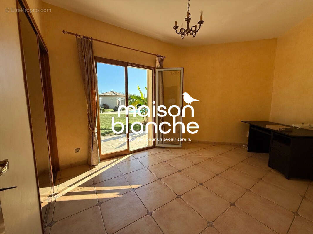 Maison à LAMOTHE-MONTRAVEL