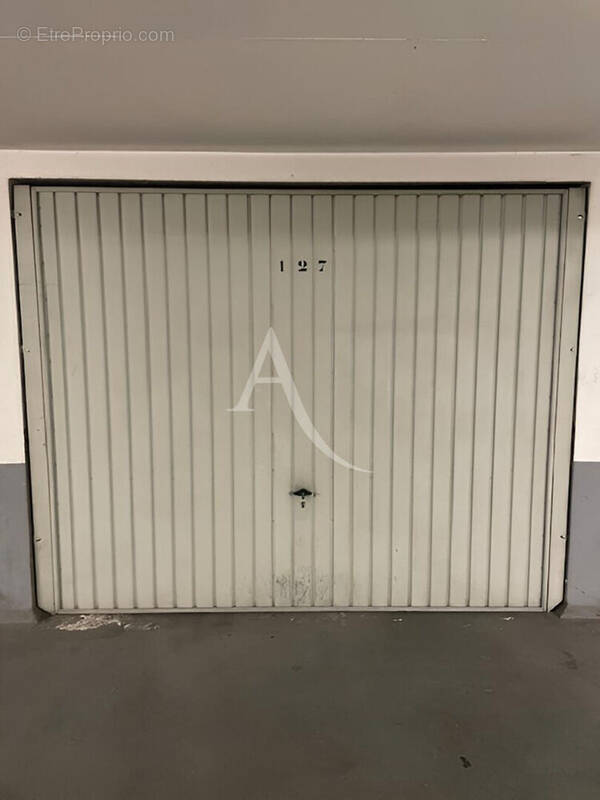 Parking à SURESNES
