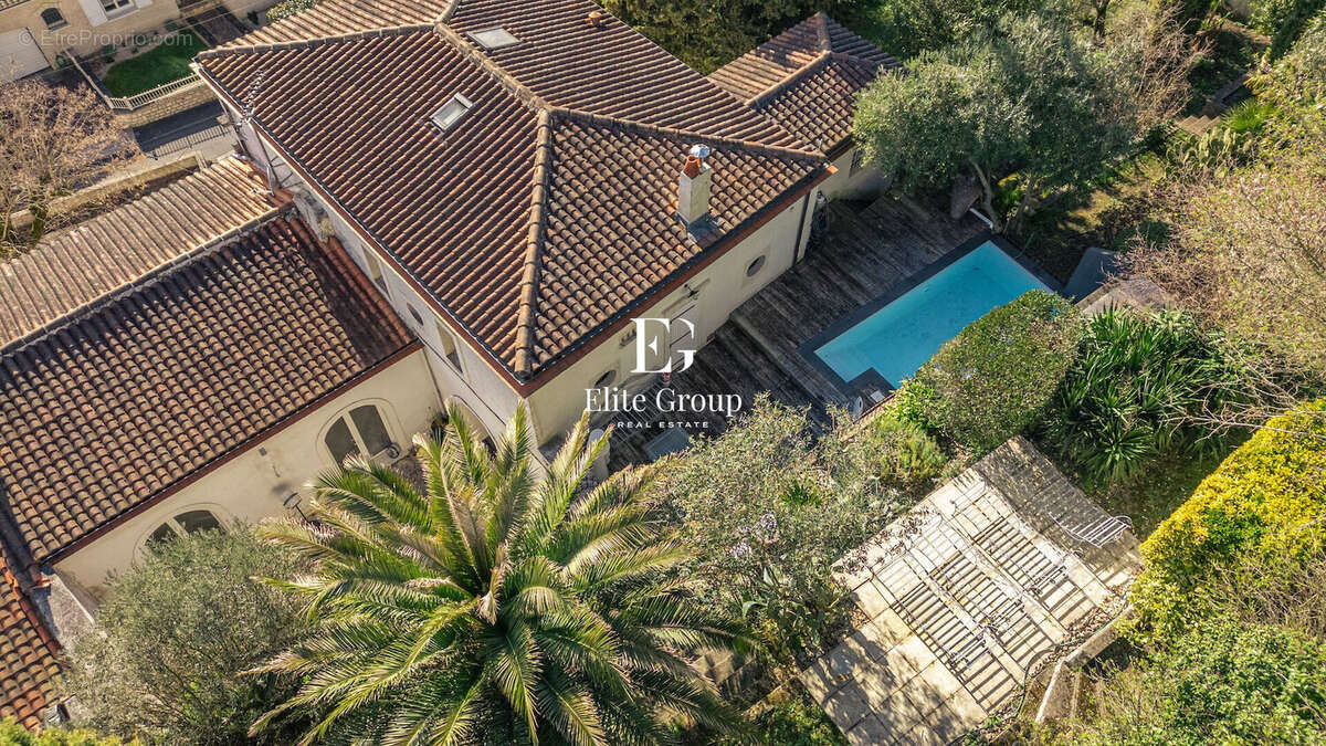 A vendre magnifique maison en bas du plateau d'angouleme - 7 pièces - 213 m2 - photo 18