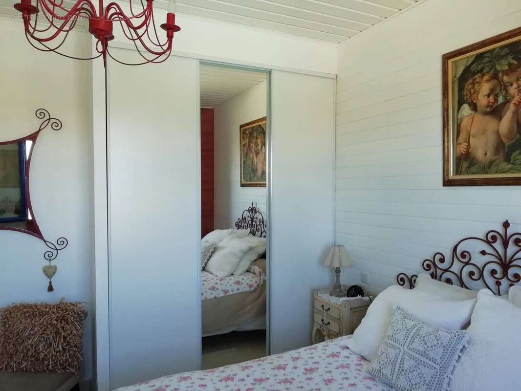 Maison à BRIZAMBOURG