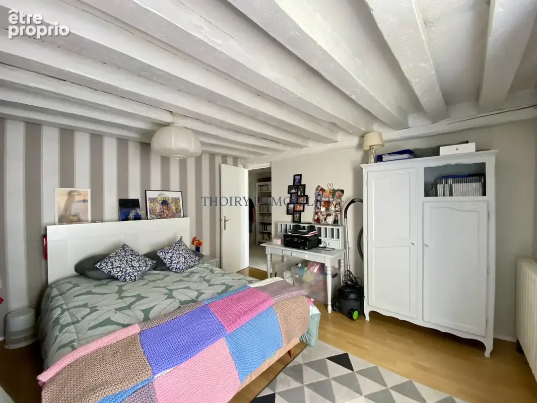 Maison ancienne de 4 pièces avec combles aménageables et grange en dépendance. - photo 7